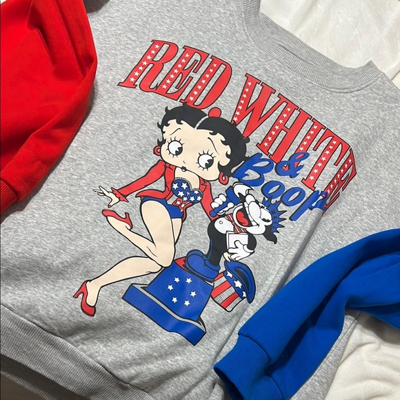 Betty Boop Tops - Gray Sweatshirt with Cartoon Print